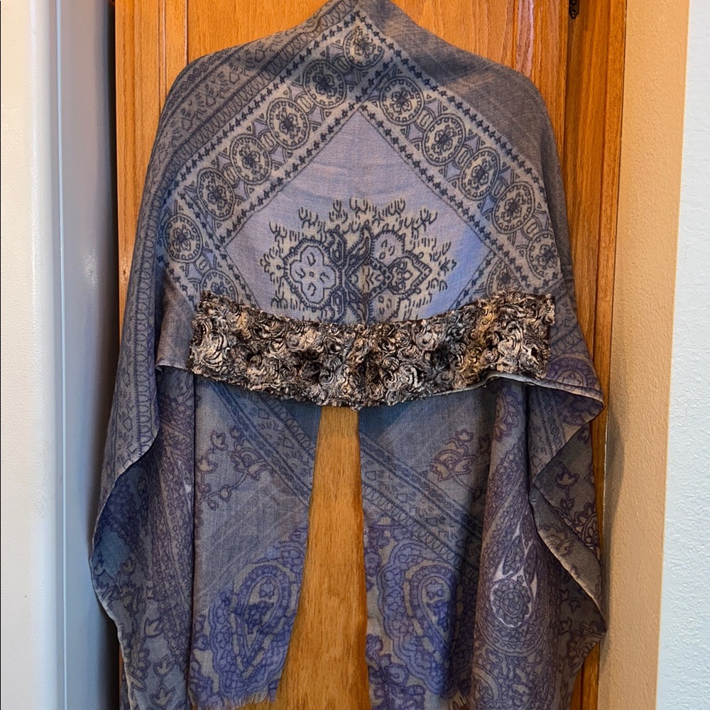 Paisley & Floral Gray Blue Purple Oversized Wool Wrap Scarf w/Faux Fur Accents - Picture 3 of 14